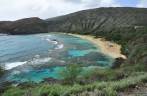 A belíssima e concorrida Hanauma  Bay, na costa leste de Oahu, no Havaí